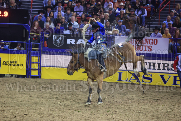 NFR RD Two (2561) Saddle Bronc , Ryder Wright, Archie, Five Star