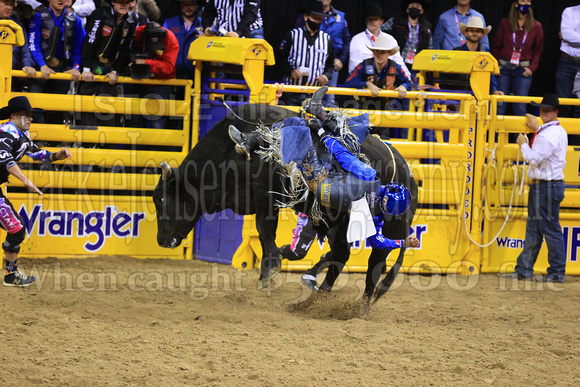 NFR RD ONE (6561) Bull Riding , Stetson Wright, Bit Of Bad News, Four Star