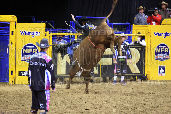 NFR RD Eight (4382) Bull Riding, Ky Hamilton, Soy El Fuego, Stockyards
