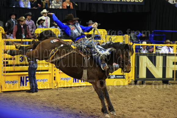 NFR RD Two (2227) Saddle Bronc , Spencer Wright, Utopia, Stace Smith