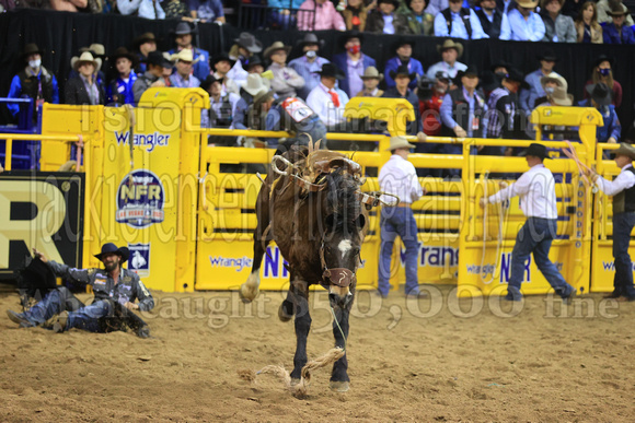 NFR RD ONE (3030) Saddle Bronc , Wade Sundell, Sue City Sue, Mo Betta