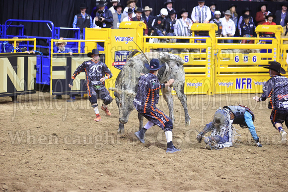 Round 9 Bull Riding (2527) Trey Kimzey, Geronimo, Championship