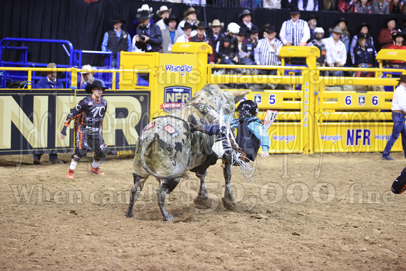 Round 9 Bull Riding (2523) Trey Kimzey, Geronimo, Championship