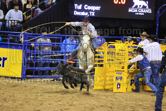 NFR RD ONE (3962) Tie Down Roping, Tuf Cooper