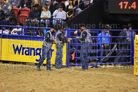 NFR RD ONE (3998) Tie Down Roping, Tuf Cooper
