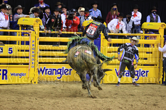NFR RD ONE (6229) Bull Riding , JB Mauney, Cocktail Diarrhea, Painted Poney Championship, Winner