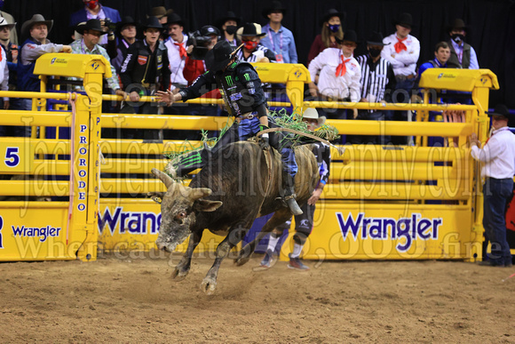 NFR RD ONE (6235) Bull Riding , JB Mauney, Cocktail Diarrhea, Painted Poney Championship, Winner