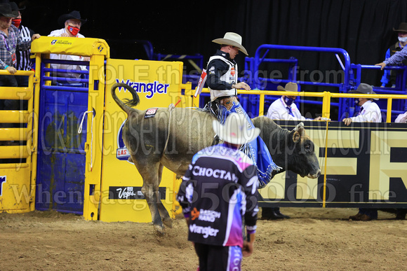 NFR RD ONE (6808) Bull Riding , Clayton Sellers, Reride, American Blood, Rocky Mountain